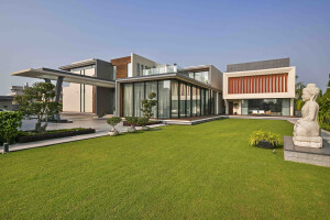 Verdant Villa