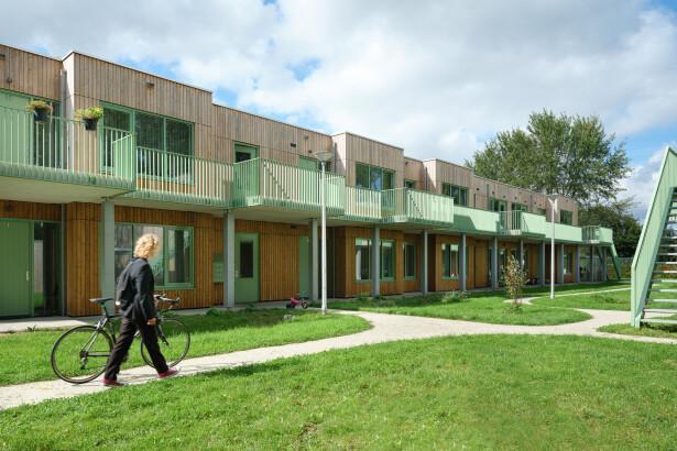 Moos: A Green and Social Housing Revolution