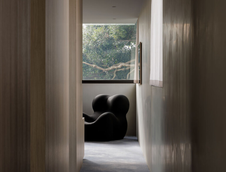Concrete Curtain by FGR Architects